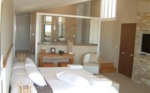 Caves Beachside Hotel - Caves Beach