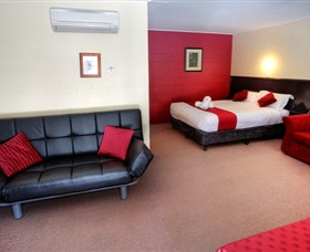 Murray Gardens Cottages and Motel