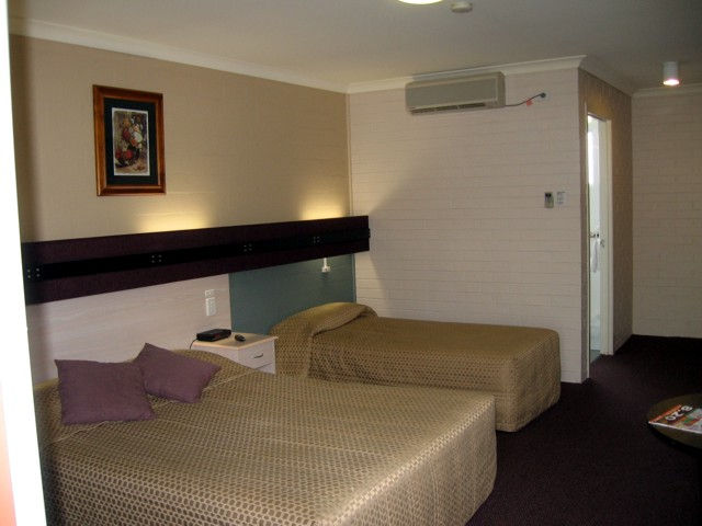 The Vines Motel & Cottages