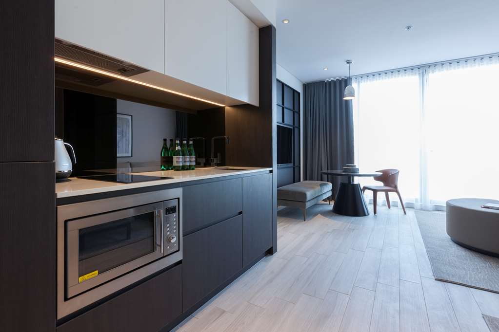 Skye Suites Green Square